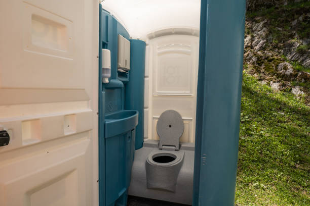 Best Porta potty delivery and setup  in Opa Locka, FL